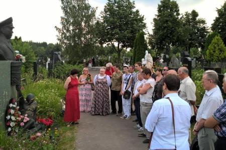Московская область. Цветы для Льва Рохлина