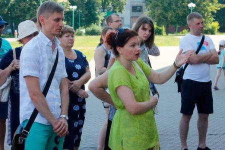 Ярославские депутаты-коммунисты помогли людям, оставшимся без жилья и денег, провести акцию протеста