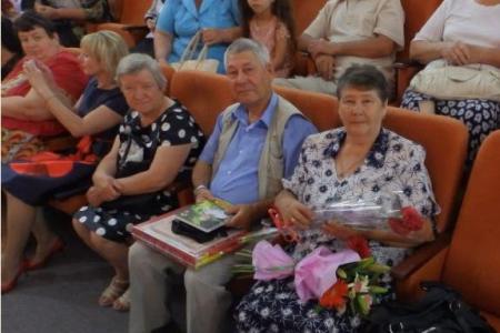 Оренбургская область. Сорочинцы семьями пришли на встречу с депутатами от КПРФ