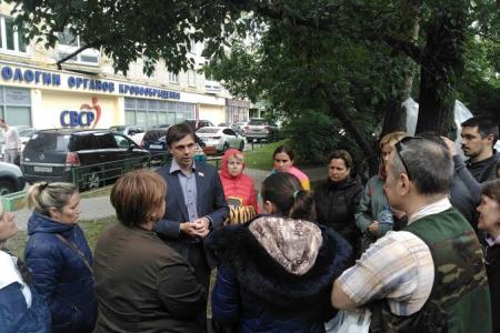 Андрей Клычков призвал органы власти Москвы разобраться в ситуации с голодовкой многодетных очередников