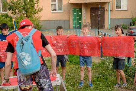 «Нам не к кому больше обратиться». Депутат Госдумы Александр Ющенко продолжает дворовые встречи с избирателями Уфы