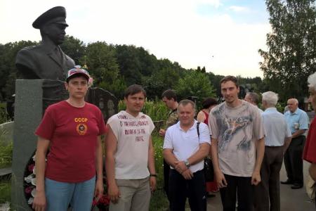Московская область. Цветы для Льва Рохлина