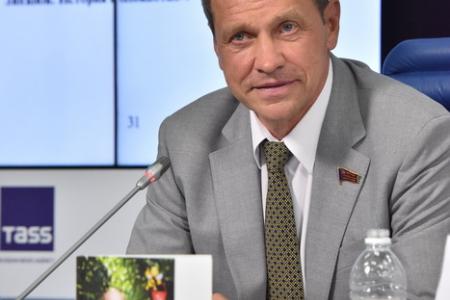 «На пасеке у Зюганова»