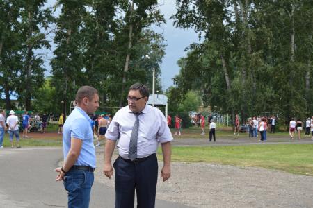 Вперед к победам! Алтайские коммунисты дали напутствие юным футболистам