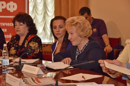 В Москве подписан меморандум о поддержке КПРФ на выборах