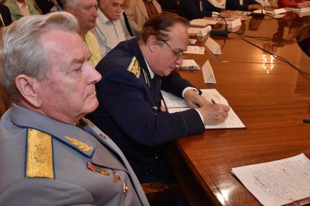 В Москве подписан меморандум о поддержке КПРФ на выборах