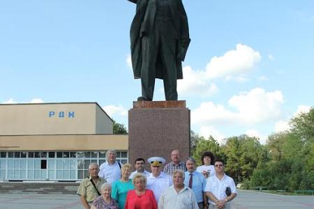 Адмирал Комоедов встречается с жителями Крыма