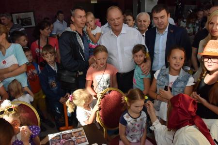 Г.А. Зюганов посетил гала-концерт Всероссийского конкурса детского и юношеского творчества "Земля талантов"