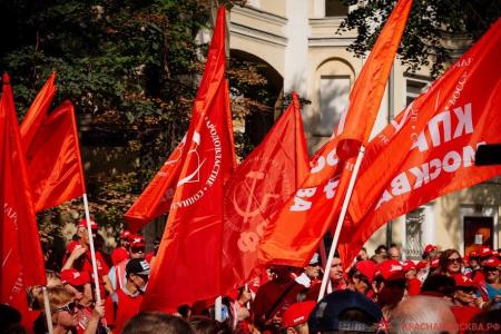 «Ставим ЦИКу кол!». Акция в поддержку Сергея Обухова прошла в Москве