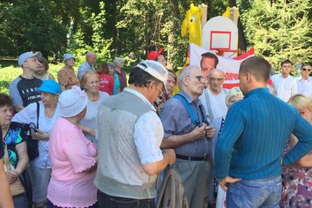 Нижегородская область. Отец шестерых детей, депутат-коммунист Денис Вороненков принял участие в детском празднике в парке им.Кулибина