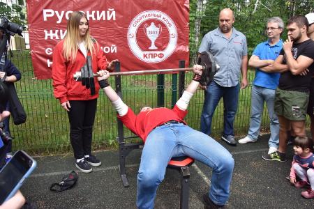 Г.А Зюганов принял участие в открытии в Москве волейбольного турнира «Быстрее, выше, сильнее», посвященного Дню физкультурника