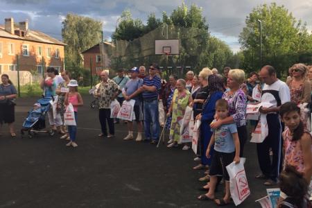 Нижегородская область. Денис Вороненков провел встречу на спортивной площадке в Кстово