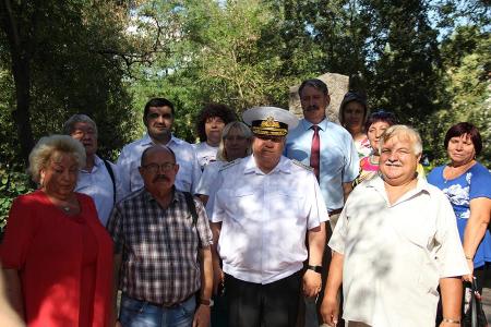 Адмирал Комоедов встречается с жителями Крыма
