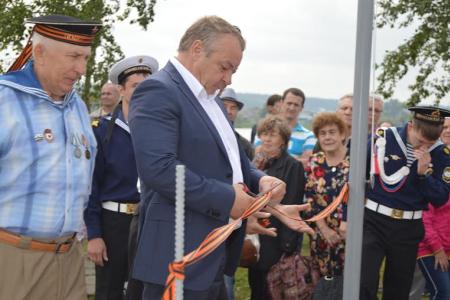 В Алтайском крае при поддержке КПРФ появился памятник защитникам морских рубежей России
