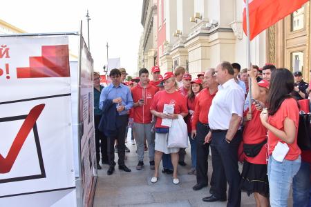 Г.А. Зюганов принял участие в акции «Галерея кандидатов» в Москве