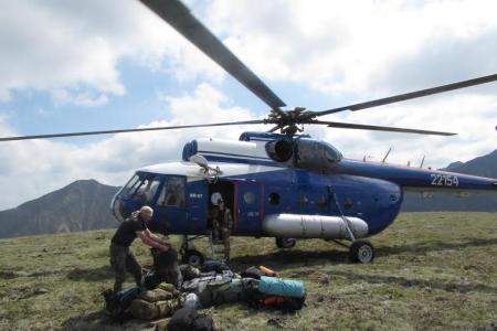 Хабаровский край. Красное знамя КПРФ водружено на высший пик Баджальских гор