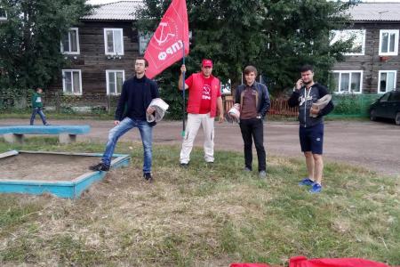 Красноярский край. В районном центре Берёзовка продолжается агитационная работа активистов КПРФ