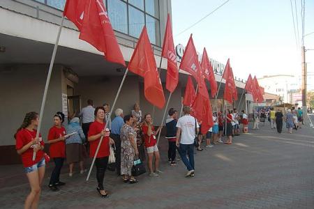 В зале Ивановской Филармонии прошла встреча кандидатов в Государственную Думу от КПРФ с избирателями