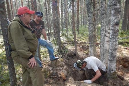 Поисковики из отряда, созданного при Коми рескоме КПРФ, нашли в Карелии останки бойца Красной армии и установили его имя и жизненный путь