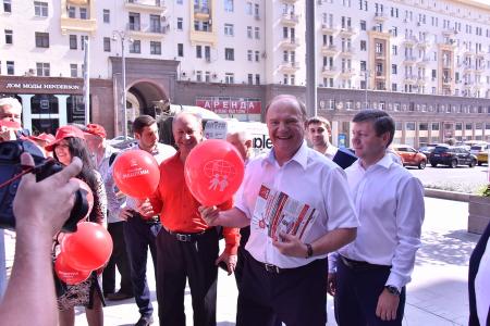 Г.А. Зюганов принял участие в акции «Галерея кандидатов» в Москве