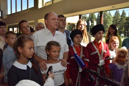 Г.А. Зюганов посетил гала-концерт Всероссийского конкурса детского и юношеского творчества "Земля талантов"