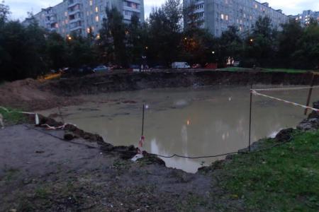 Жители столичного района Зябликово и коммунисты Красногвардейского райкома КПРФ начали сбор подписей за отставку главы управы