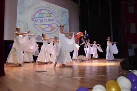 Г.А. Зюганов посетил гала-концерт Всероссийского конкурса детского и юношеского творчества "Земля талантов"