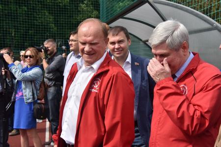 Г.А Зюганов принял участие в открытии в Москве волейбольного турнира «Быстрее, выше, сильнее», посвященного Дню физкультурника
