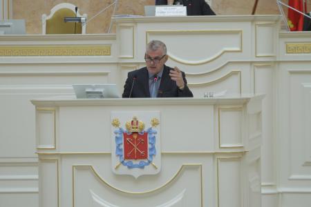 Санкт-Петербург. Депутат-коммунист А.В. Воронцов защитил школу имени Н.А. Римского-Корсакова