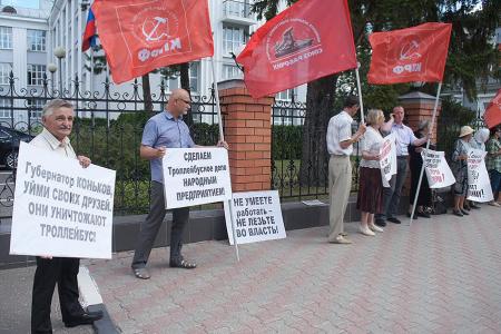 Иваново. По инициативе коммунистов 11 августа у стен областного правительства прошёл пикет в защиту ивановского троллейбуса