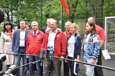 Г.А Зюганов принял участие в открытии в Москве волейбольного турнира «Быстрее, выше, сильнее», посвященного Дню физкультурника
