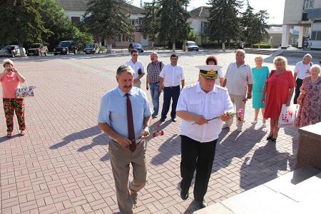 Адмирал Комоедов встречается с жителями Крыма