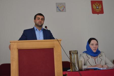 Лидер коммунистов Дагестана Махмуд Махмудов провел ряд агитационных встреч с избирателями