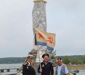 В Алтайском крае при поддержке КПРФ появился памятник защитникам морских рубежей России