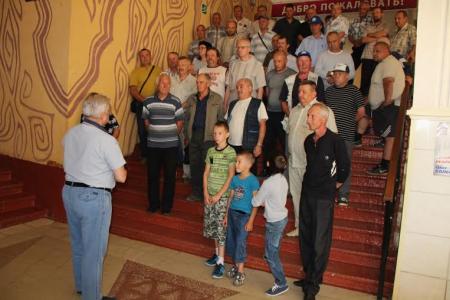 Челябинская область. Иван Никитчук: Выставка голубей – символ красоты и гармонии мира. Именно за это боремся мы, коммунисты