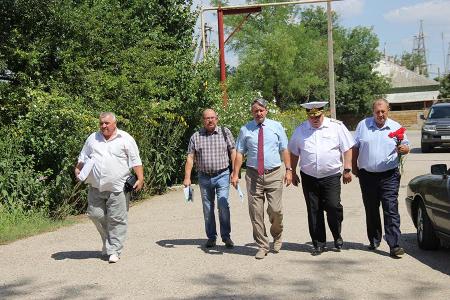 Адмирал Комоедов встречается с жителями Крыма