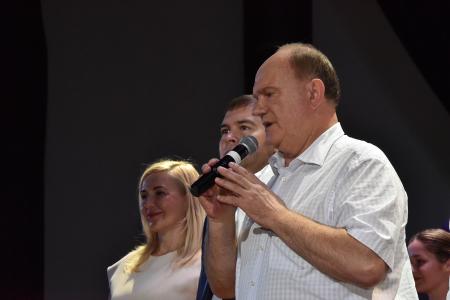Г.А. Зюганов посетил гала-концерт Всероссийского конкурса детского и юношеского творчества "Земля талантов"