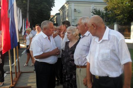 Краснодарский край. Николай Харитонов поздравил жителей Гулькевичского района с праздником урожая и Днем района