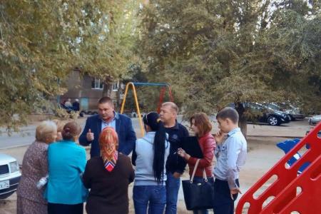 Волгоградская область. Депутаты-коммунисты продолжают радовать юных волжан