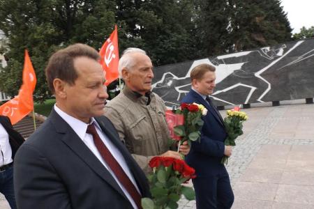 Василий Лановой прибыл в Нижний Новгород поддержать команду КПРФ на выборах