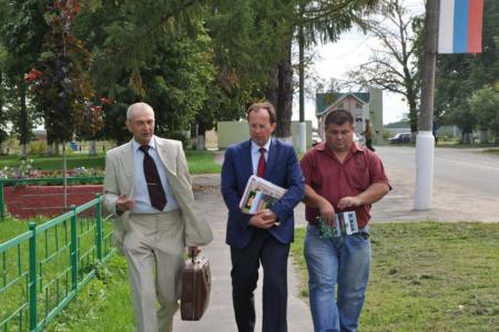 Московская область. Красная Пойма. Кандидаты в депутаты от КПРФ Виталий Фёдоров и Алексей Соколов провели встречи в аграрном поселке