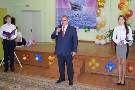 Московская область. Депутат-коммунист Александр Наумов посетил средние школы городов Кашира и Озеры
