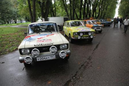 При поддержке КПРФ состоялся первый фестиваль советских автомобилей «Москва и «Москвичи» 
