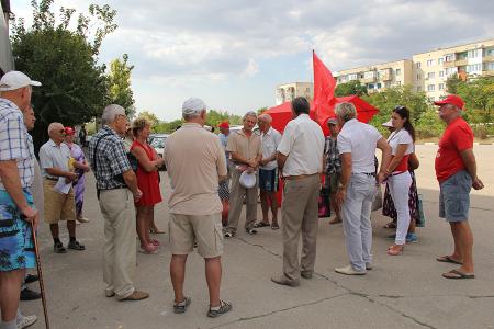 Крым. Кандидат в депутаты Госдумы от КПРФ О.А. Соломахин встретился с жителями Новоозерного