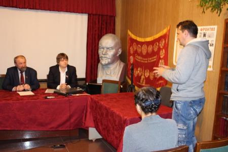 В Магадане состоялась пресс-конференция КПРФ по снижению тарифов на электроэнергию