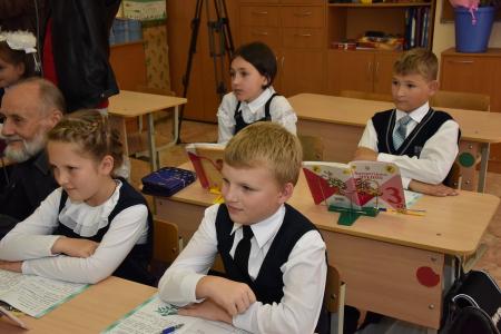 Г.А. Зюганов: «Главная задача школы – подготовить гражданина и патриота». В День знаний лидер КПРФ посетил московскую школу №760