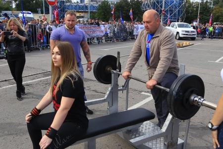 Новые рекорды "Железной девочки" из Спортклуба КПРФ