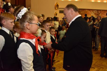 Г.А. Зюганов: «Главная задача школы – подготовить гражданина и патриота». В День знаний лидер КПРФ посетил московскую школу №760