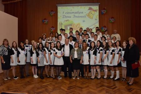 Г.А. Зюганов: «Главная задача школы – подготовить гражданина и патриота». В День знаний лидер КПРФ посетил московскую школу №760