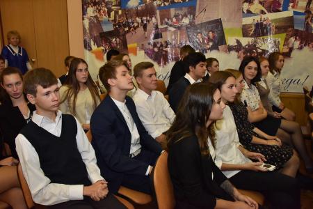 Г.А. Зюганов: «Главная задача школы – подготовить гражданина и патриота». В День знаний лидер КПРФ посетил московскую школу №760